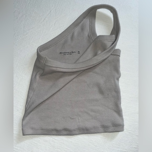 Abercrombie one shoulder crop - Picture 2 of 3